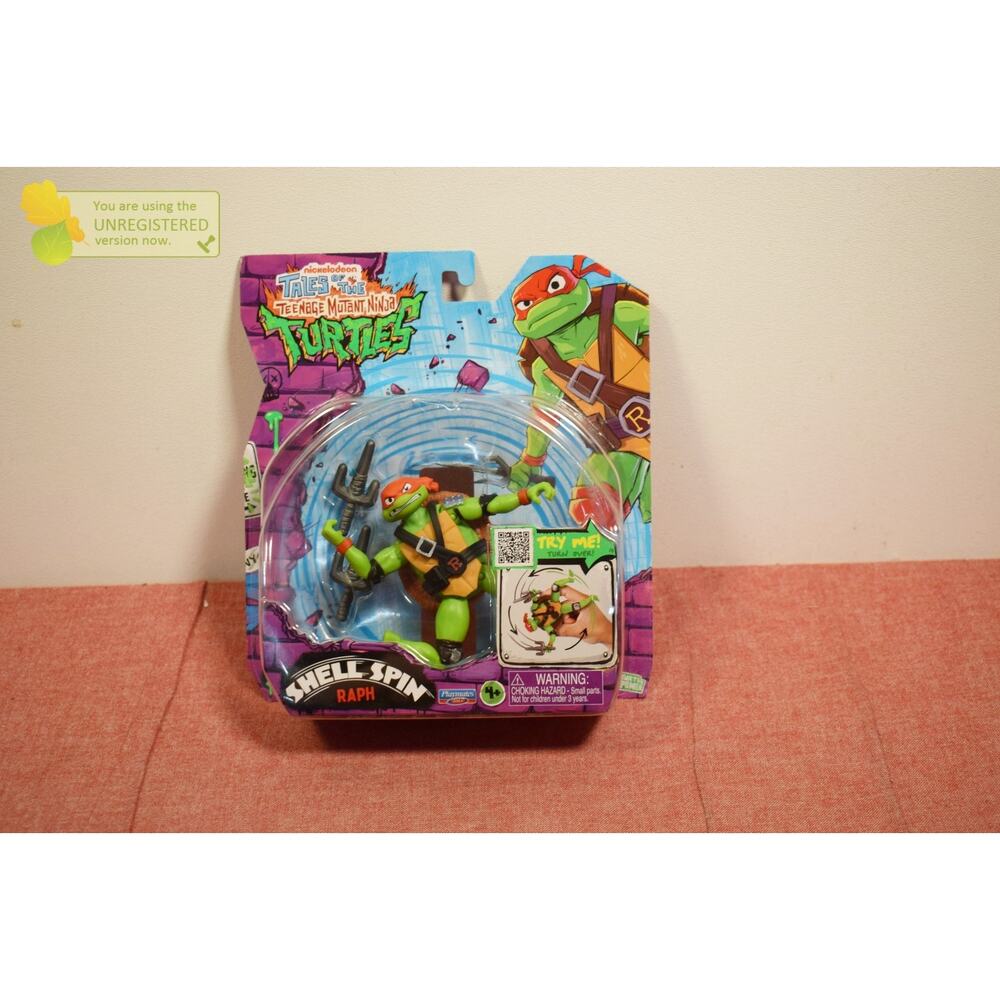 Teenage Mutant Ninja Turtles Shell Spin Raphael Basic Action Figure